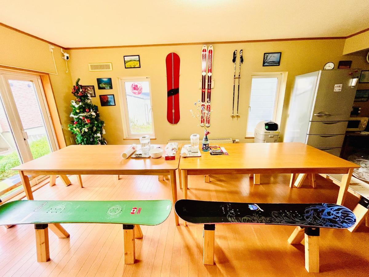 Yellow House Niseko Куття Екстер'єр фото