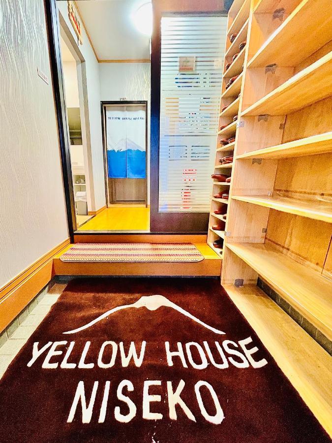 Yellow House Niseko Куття Екстер'єр фото